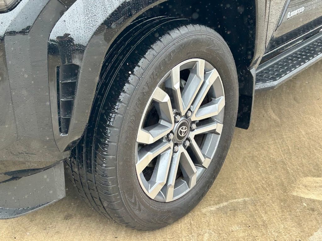 Used 2025 Toyota 4Runner Limited image 9