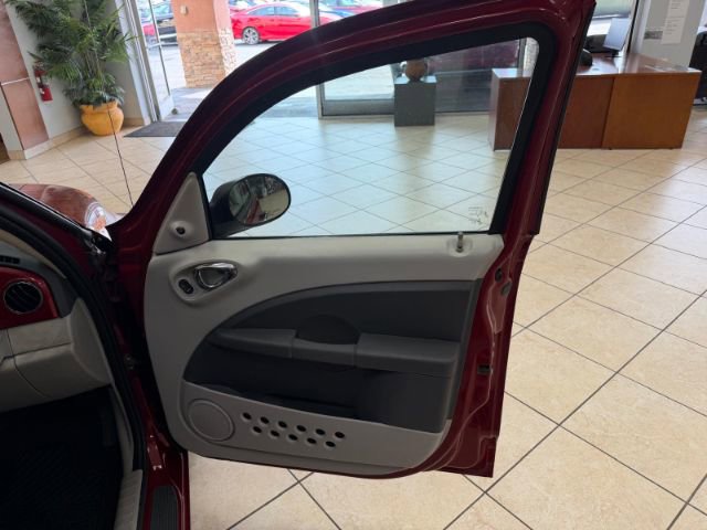 Used 2008 Chrysler PT Cruiser FWD image 12