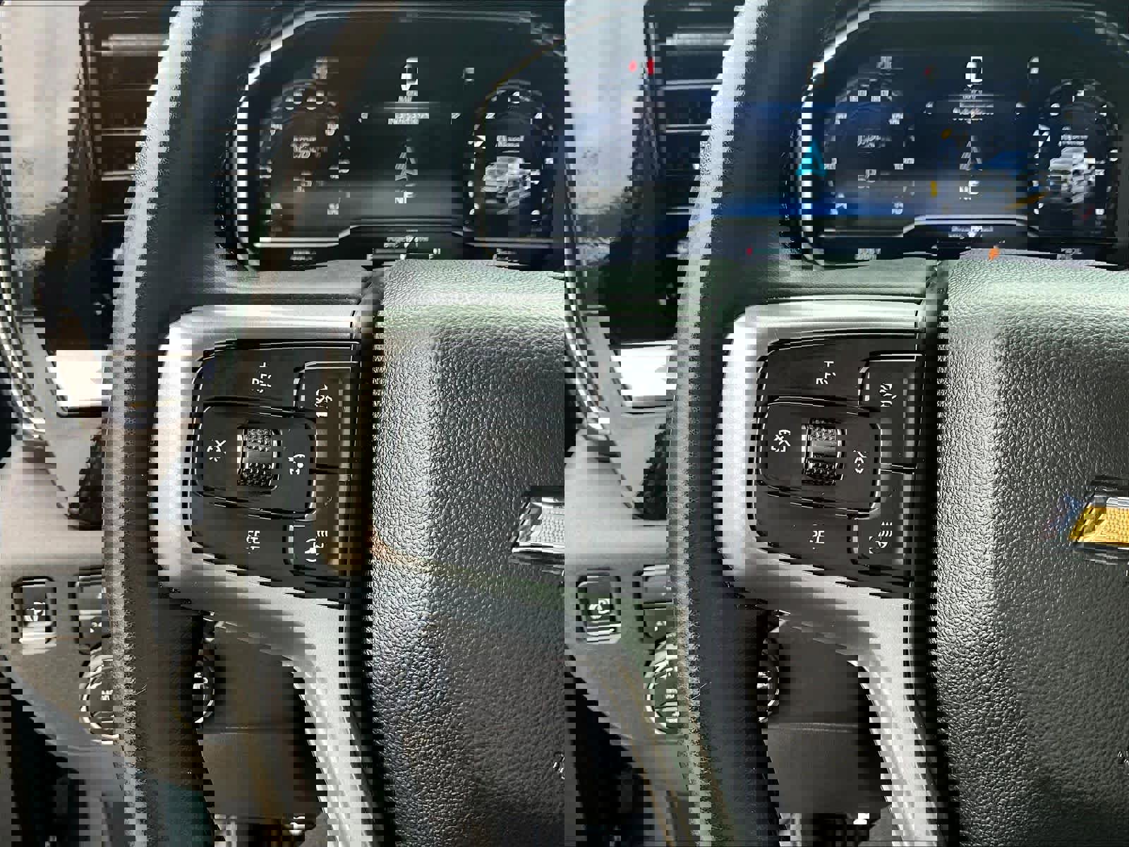 Used 2025 Chevrolet Silverado 1500 LT image 22