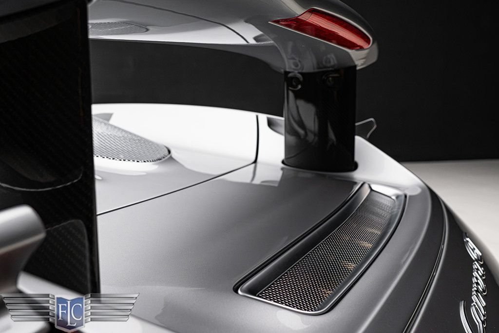 Used 2005 Porsche Carrera GT RWD image 11