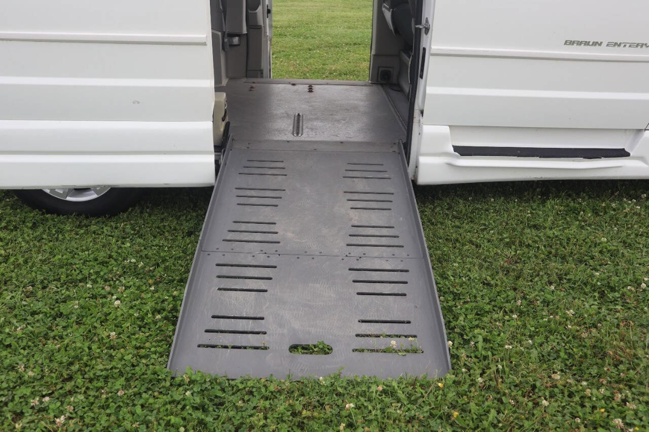 Used 2010 Dodge Grand Caravan SE w/ Popular Equipment Group FWD image 23