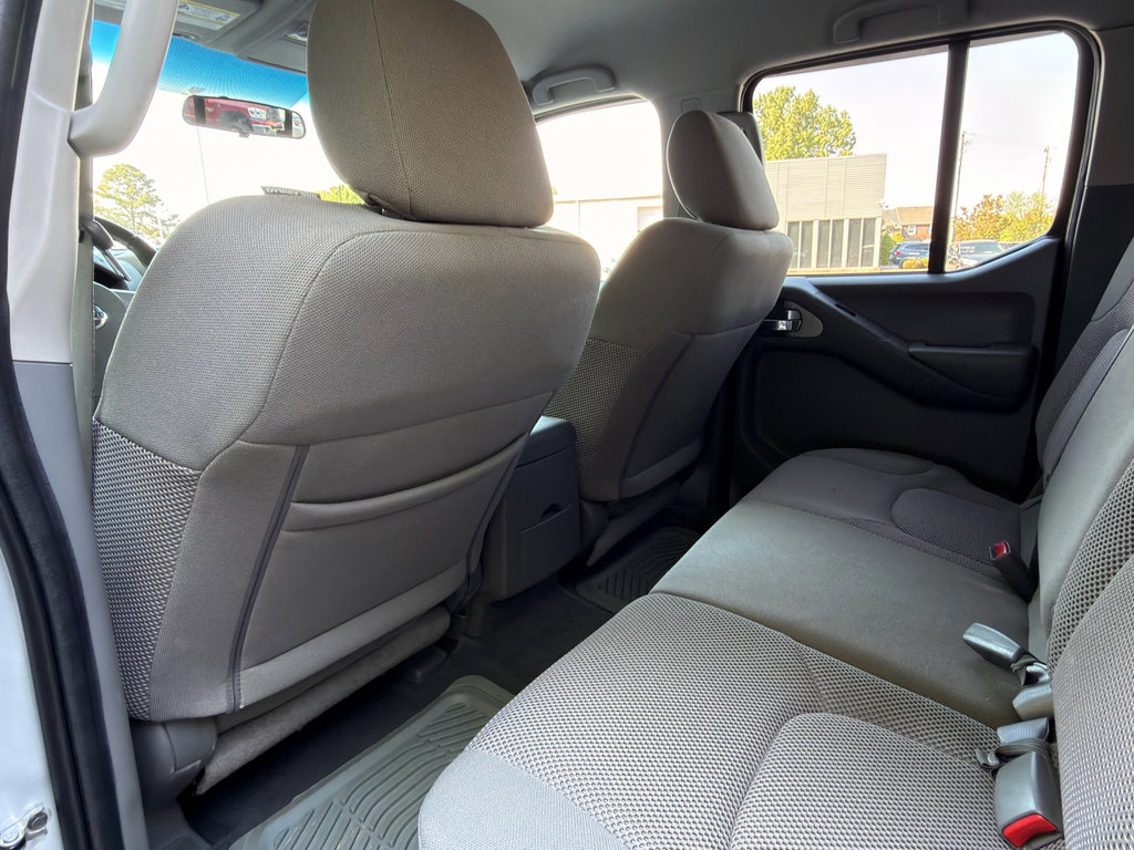 Used 2019 Nissan Frontier SV image 21