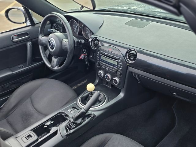 Used 2015 MAZDA MX-5 Miata Sport image 9