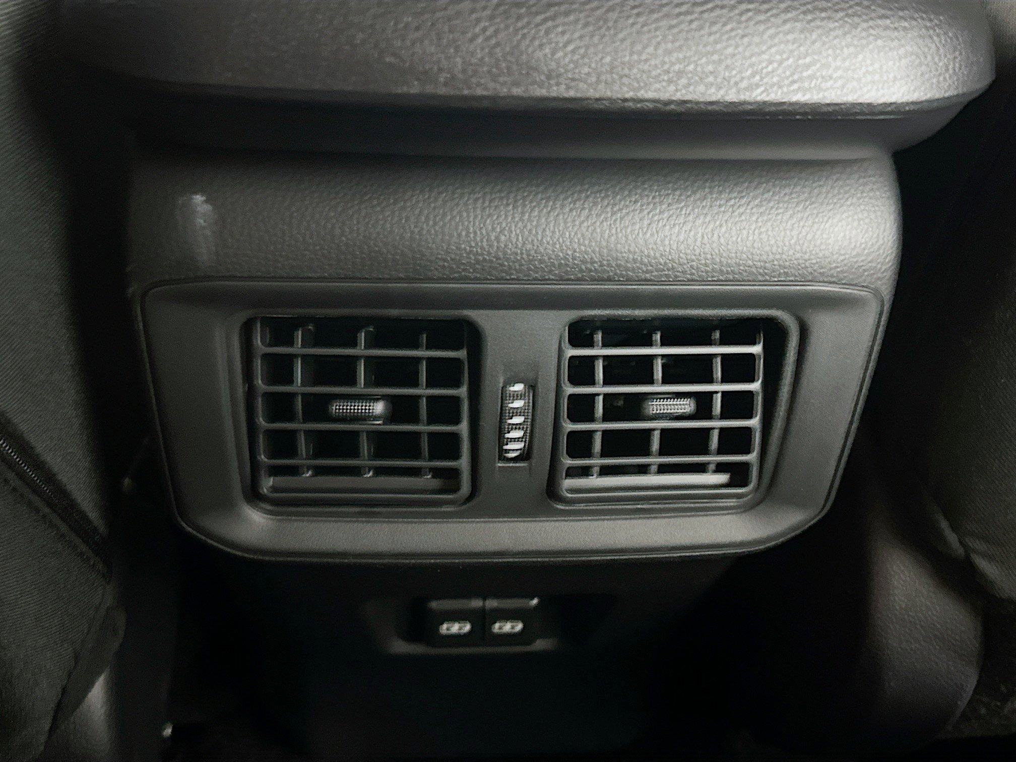 Used 2025 Toyota RAV4 XLE w/ Convenience Package image 28