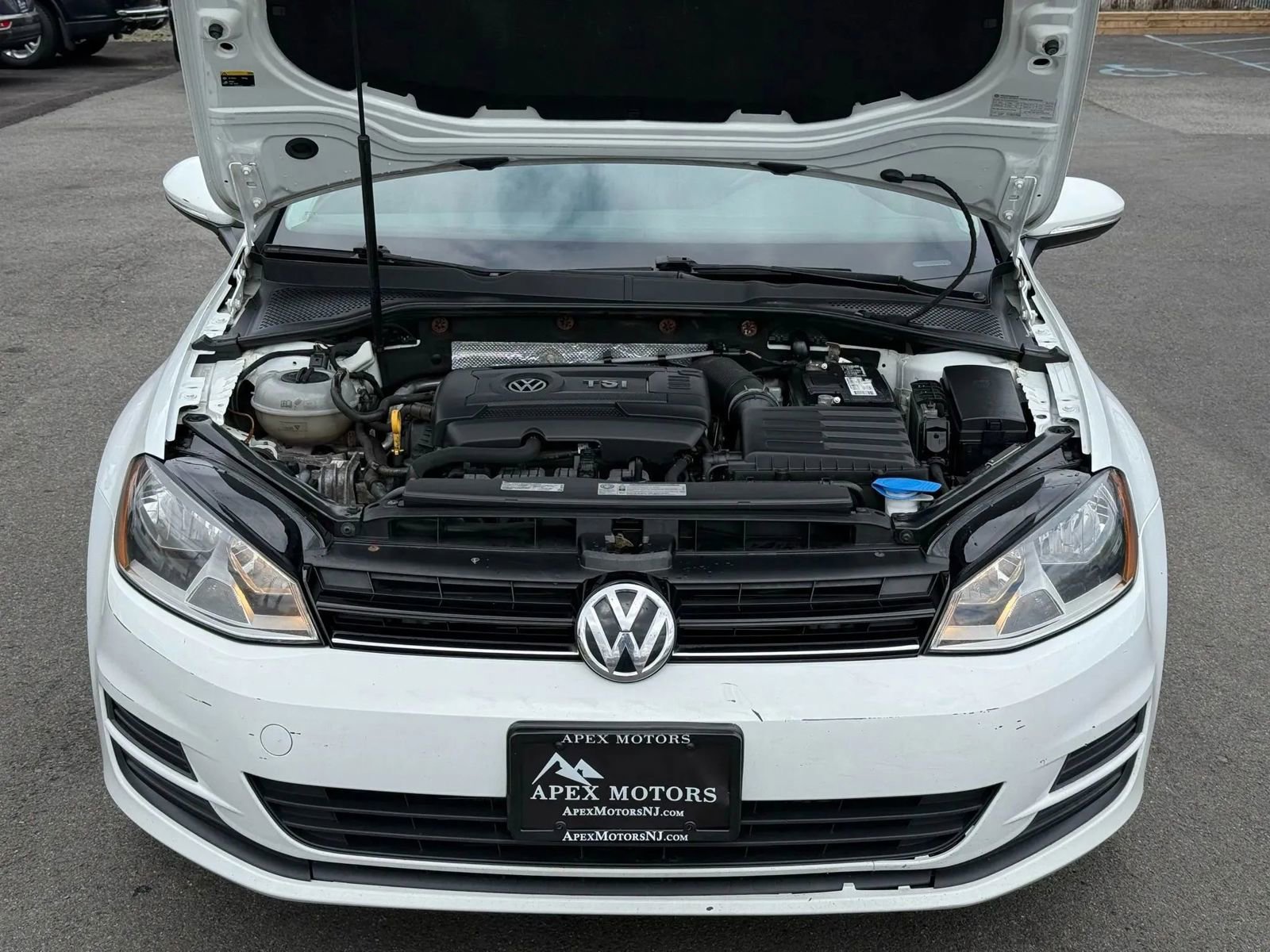 Used 2015 Volkswagen Golf S image 53