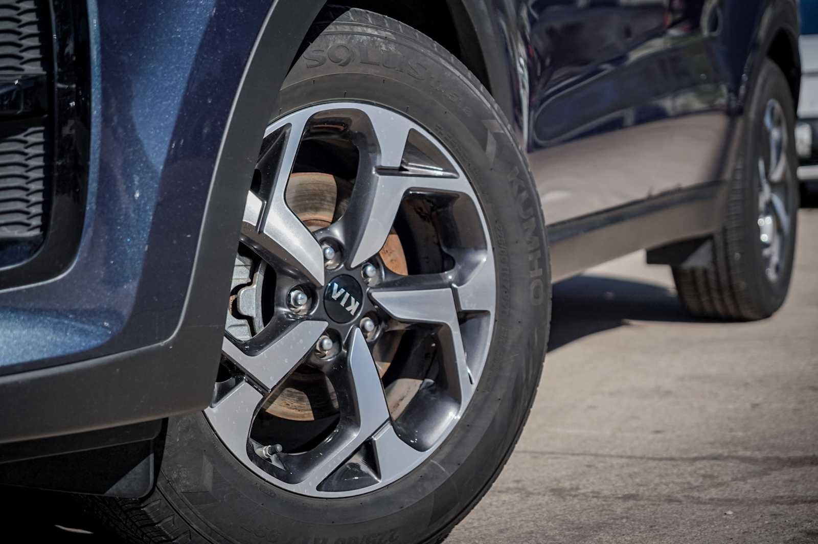 Used 2022 Kia Sportage LX image 2