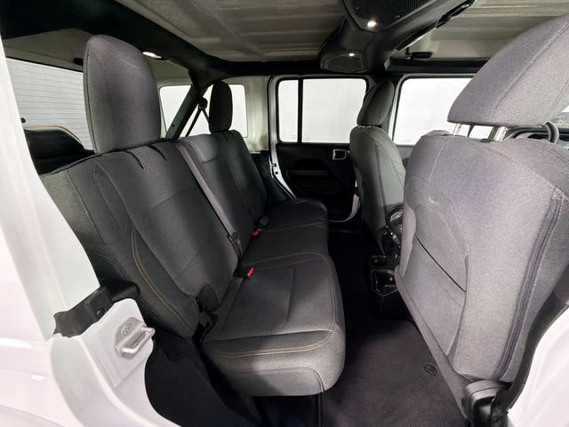 Used 2024 Jeep Wrangler Unlimited Sahara AWD/4WD image 26