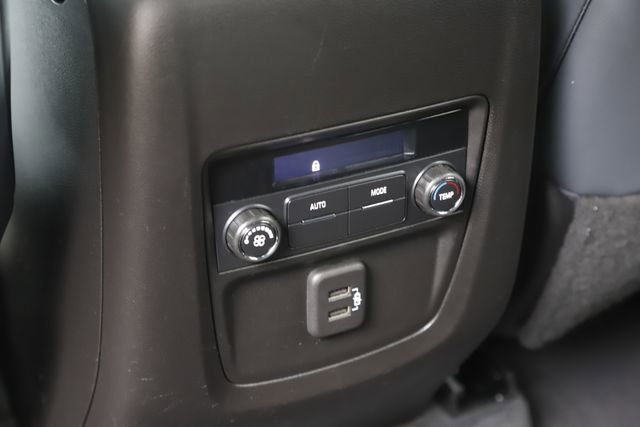 Used 2022 Buick Enclave Essence FWD image 18