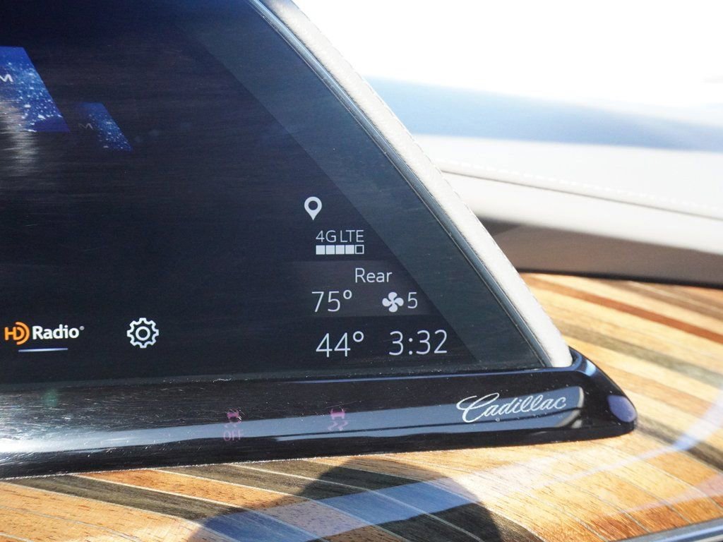 Used 2023 Cadillac Escalade ESV Premium Luxury Platinum w/ Heavy-Duty Trailer Package image 60