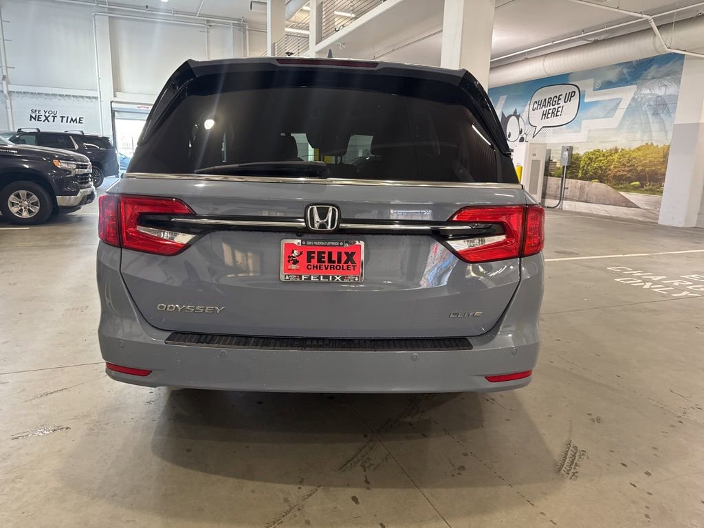 Used 2023 Honda Odyssey Elite image 5