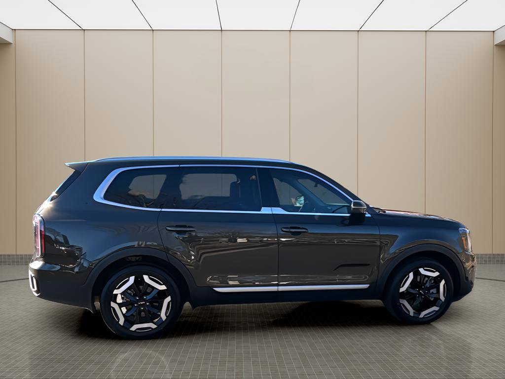 Used 2024 Kia Telluride EX w/ EX Captain's Chair Package image 6