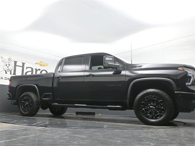 Used 2024 Chevrolet Silverado 2500 LTZ w/ LTZ Plus Package image 2