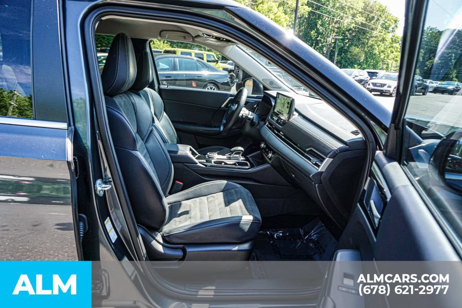 Used 2025 Mitsubishi Outlander SE FWD image 24