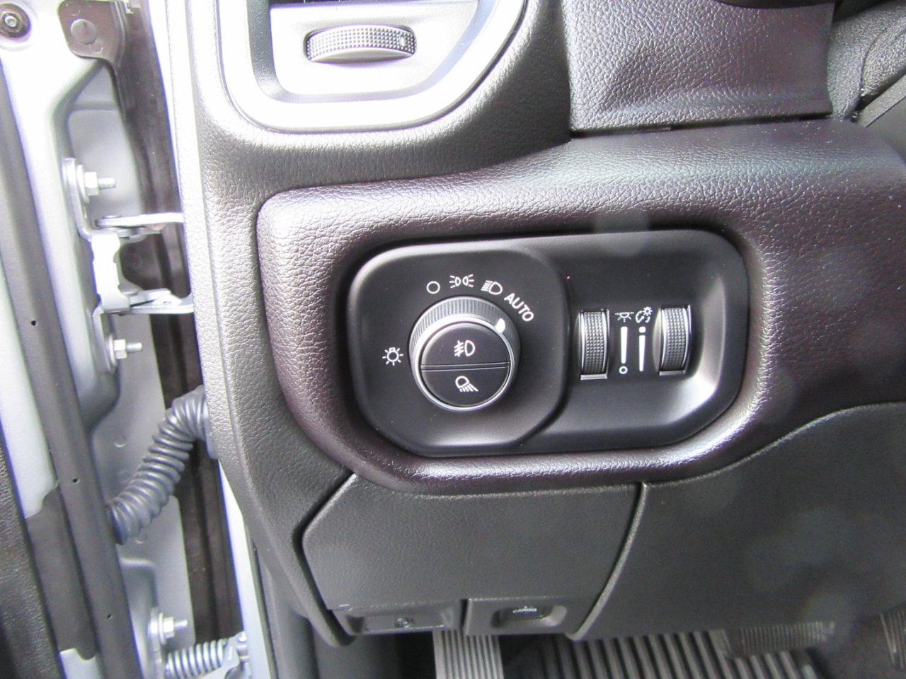 Used 2024 RAM 2500 Laramie image 32