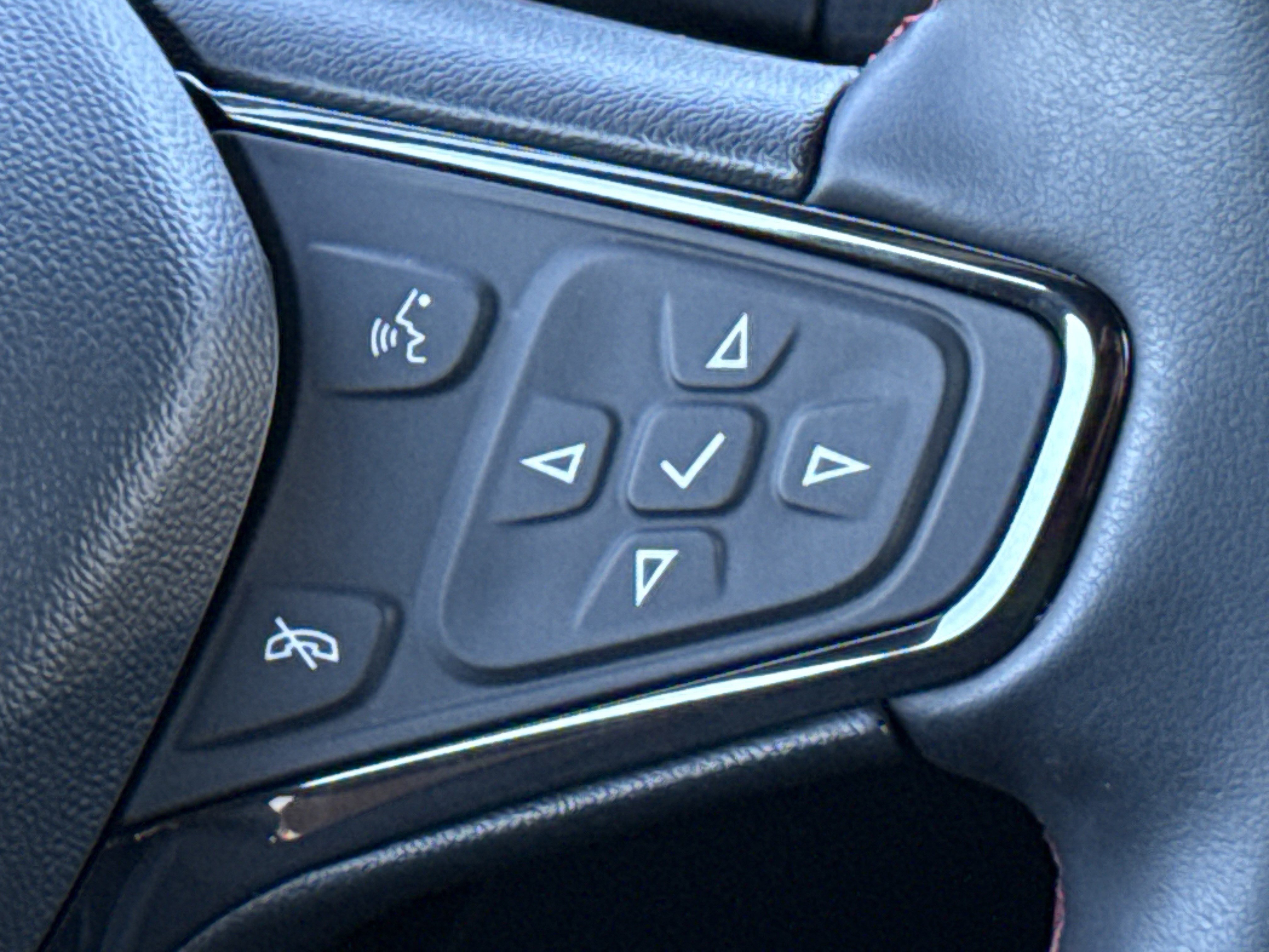 Certified 2024 Chevrolet Equinox RS w/ RS Leather Package image 20