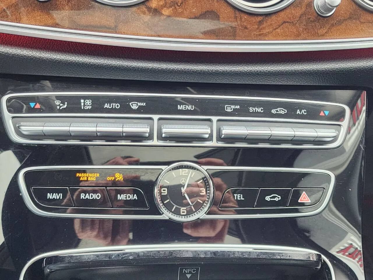 Used 2017 Mercedes-Benz E 300 4MATIC image 25