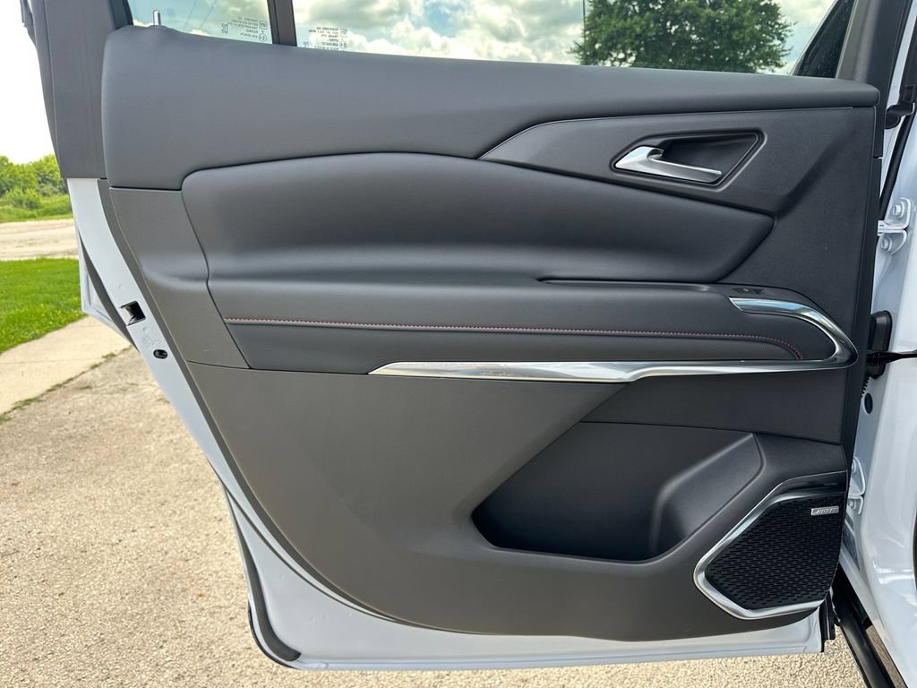 New 2026 Chevrolet Traverse RS w/ LPO, Floor Liner Package AWD/4WD image 30