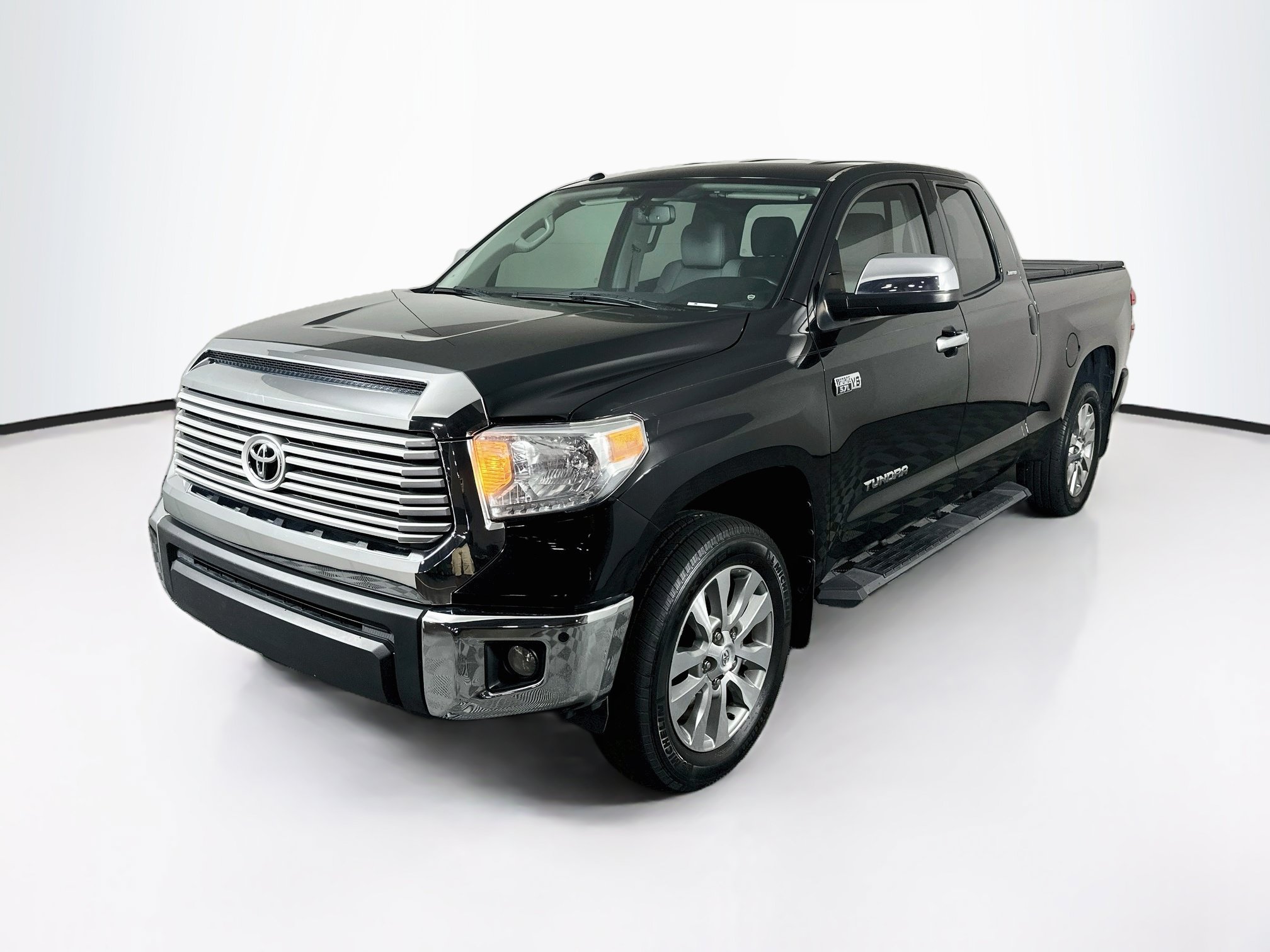 Used 2016 Toyota Tundra Limited w/ Limited Premium Package AWD/4WD image 3