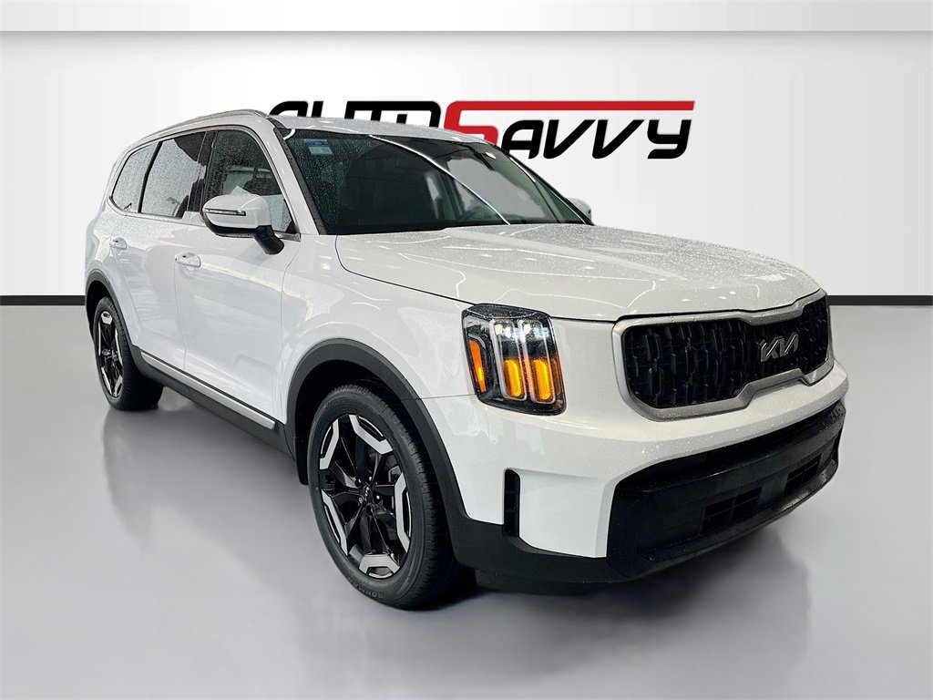 Used 2024 Kia Telluride EX w/ EX Captain's Chair Package