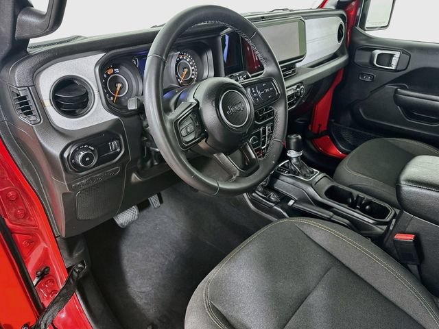 Used 2025 Jeep Wrangler Unlimited Sport AWD/4WD image 18