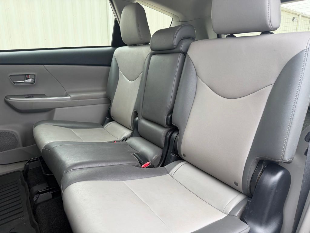 Used 2017 Toyota Prius V Four image 18