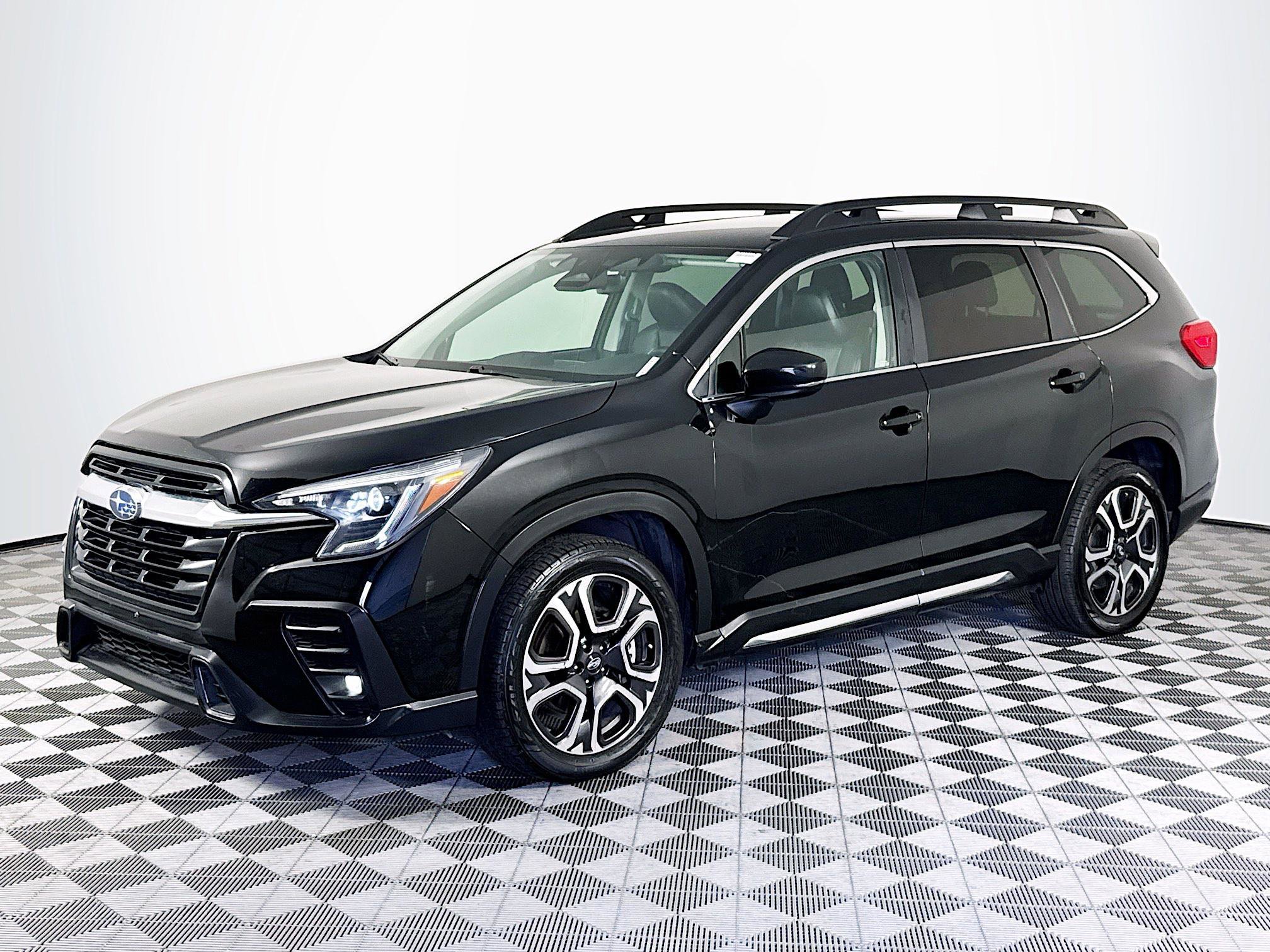 Used 2024 Subaru Ascent Limited AWD/4WD image 4