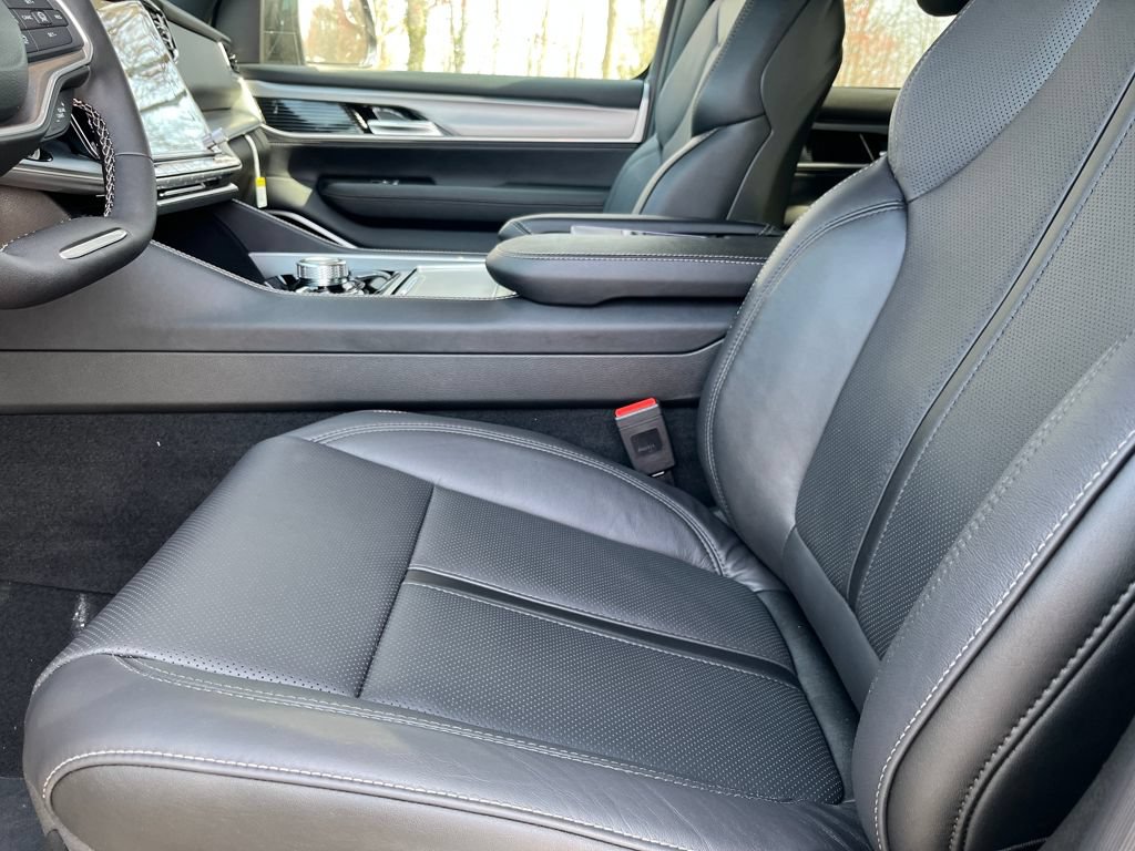 New 2026 Jeep Grand Wagoneer L Limited AWD/4WD image 20