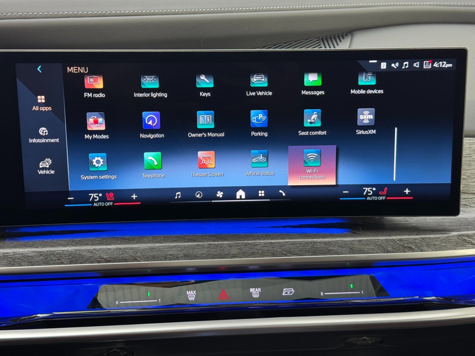 Used 2024 BMW i7 xDrive60 image 28