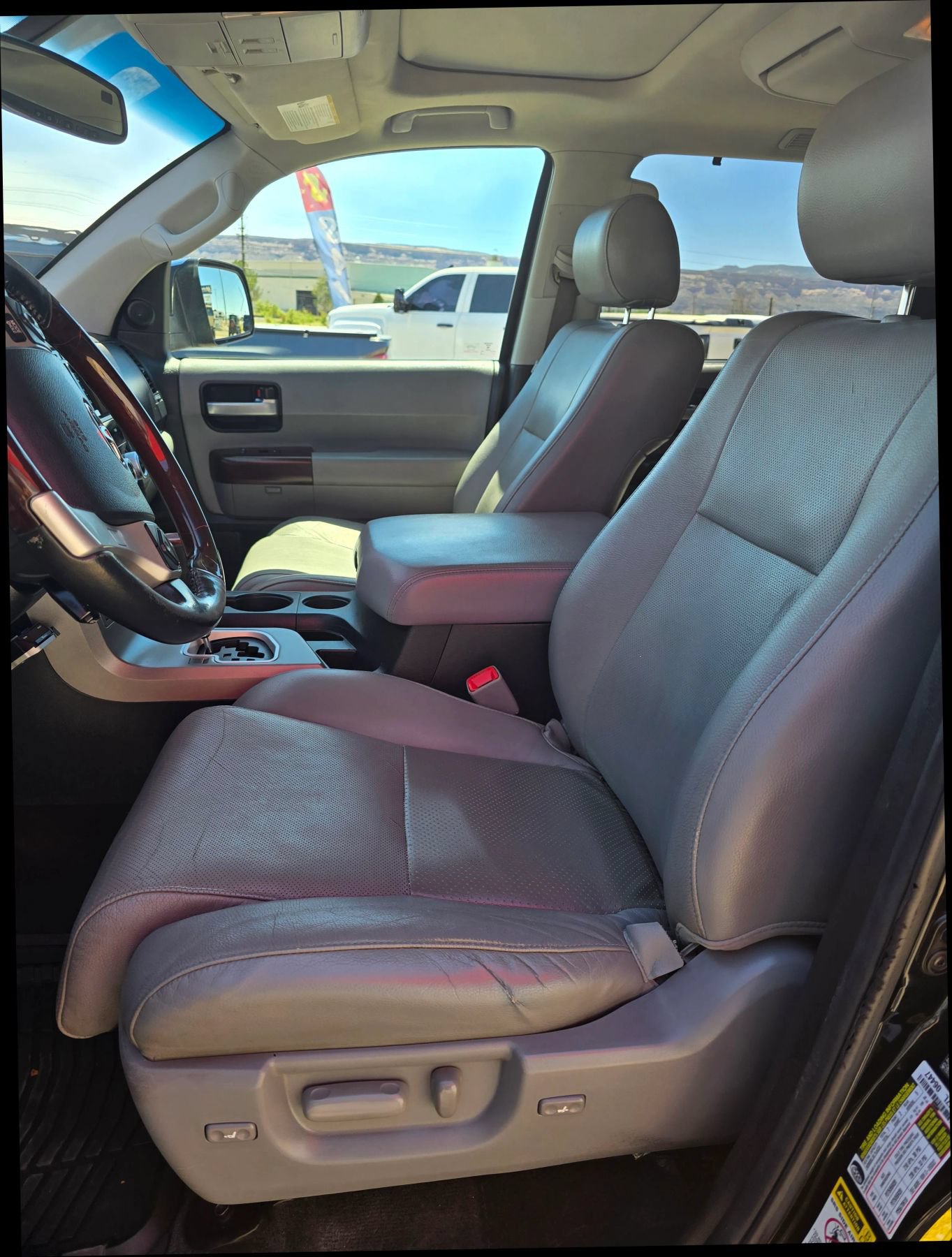 Used 2014 Toyota Sequoia Platinum AWD/4WD image 6