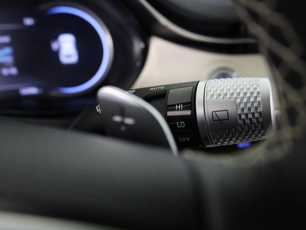 Used 2023 Genesis GV70 2.5T w/ Advanced Package image 30