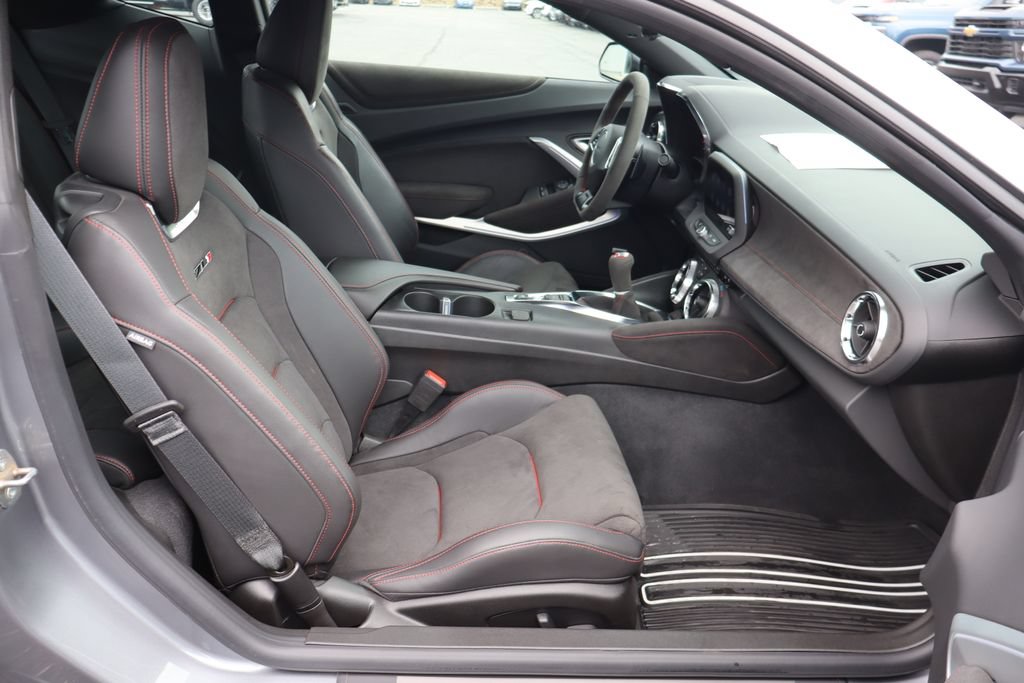 Used 2022 Chevrolet Camaro ZL1 RWD image 21