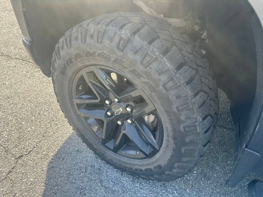 Used 2020 Chevrolet Silverado 1500 LT Trail Boss AWD/4WD image 9