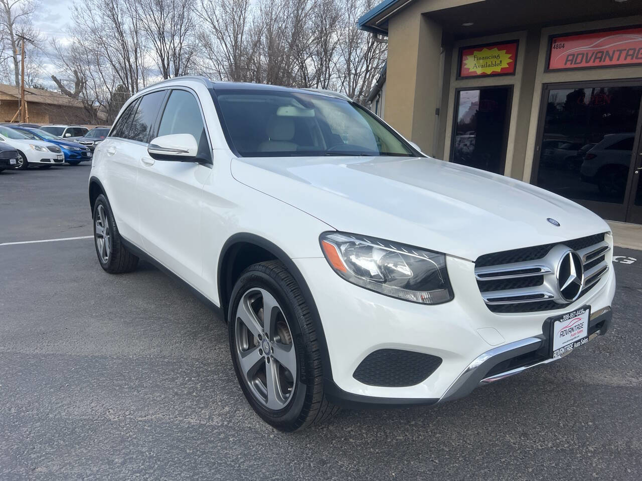Used 2017 Mercedes-Benz GLC 300 4MATIC image 2