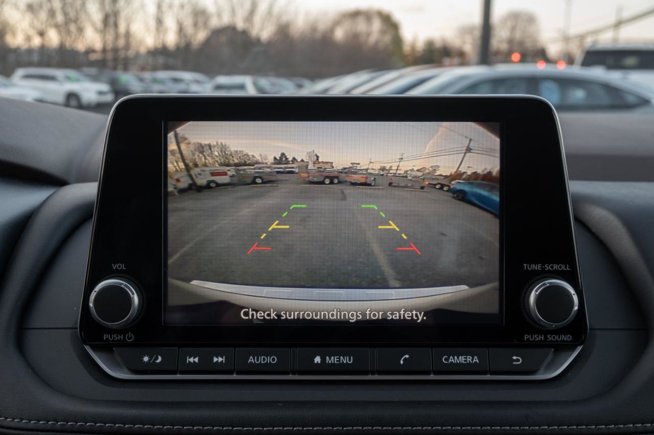 Used 2023 Nissan Rogue SV image 27