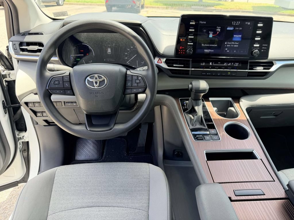 Certified 2024 Toyota Sienna LE FWD image 2