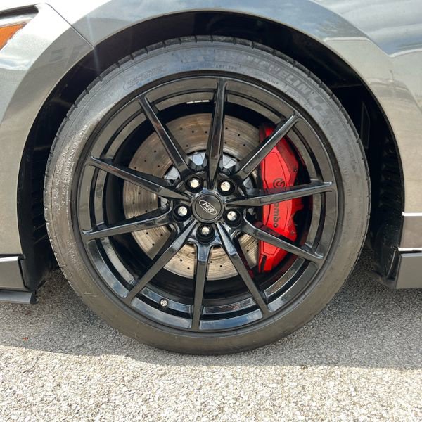 Used 2016 Ford Mustang Shelby GT350 w/ Technology Package RWD image 12