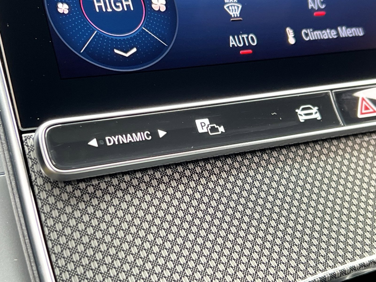 New 2025 Mercedes-Benz C 300 4MATIC Sedan image 32