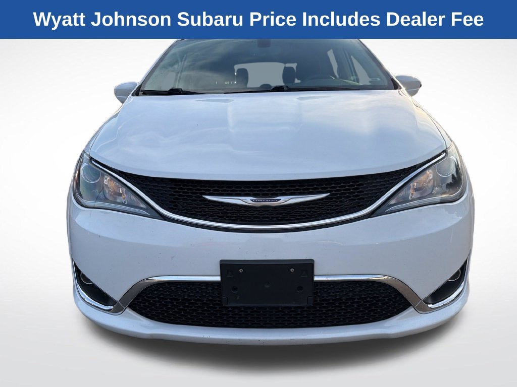 Used 2020 Chrysler Pacifica Touring FWD image 15