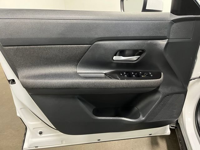 Used 2025 Nissan Kicks SV AWD/4WD image 20