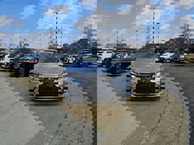 Used 2023 Lexus LS 500 AWD w/ Interior Upgrade Package image 5