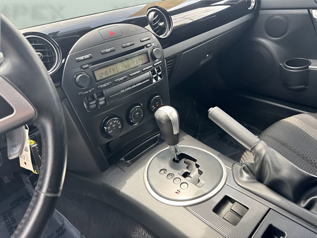 Used 2007 MAZDA MX-5 Miata Touring RWD image 12