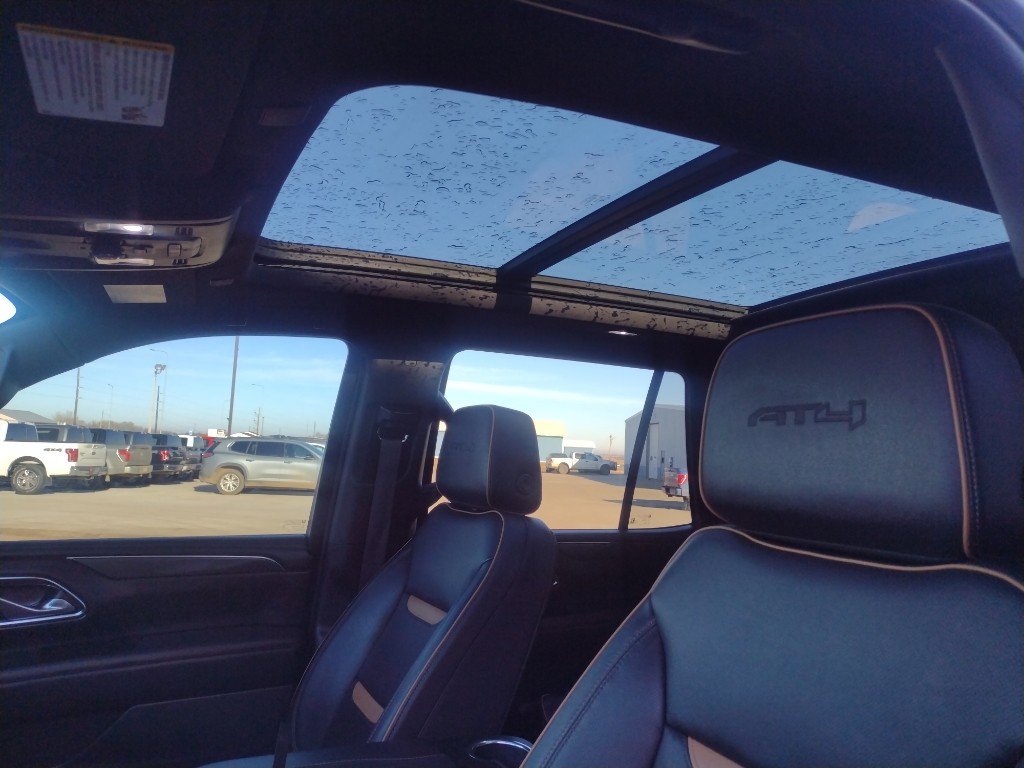 Used 2024 GMC Yukon AT4 w/ AT4 Premium Package image 19