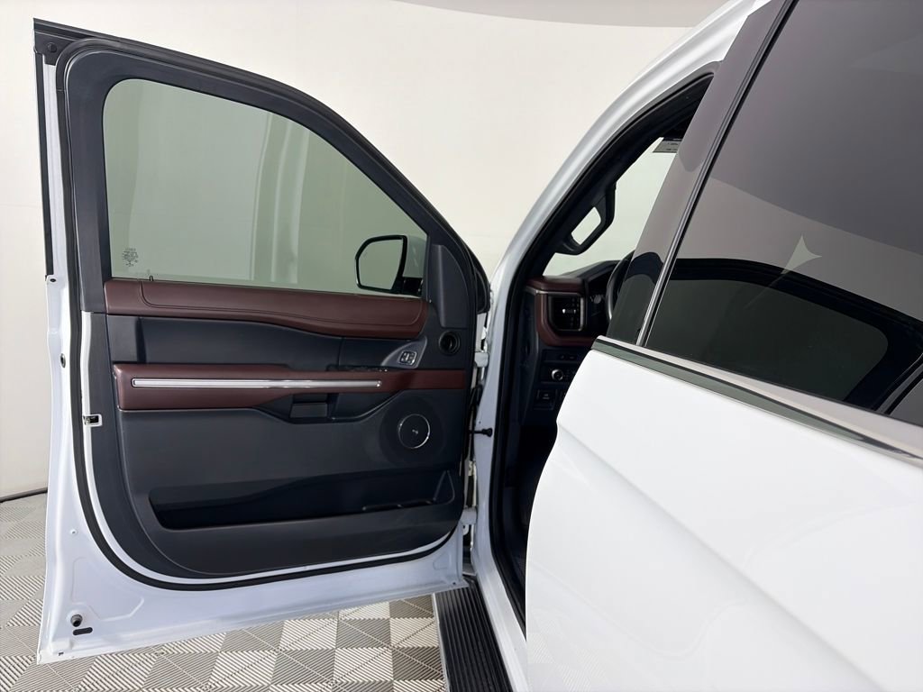 Certified 2022 Ford Expedition Max Limited AWD/4WD image 10
