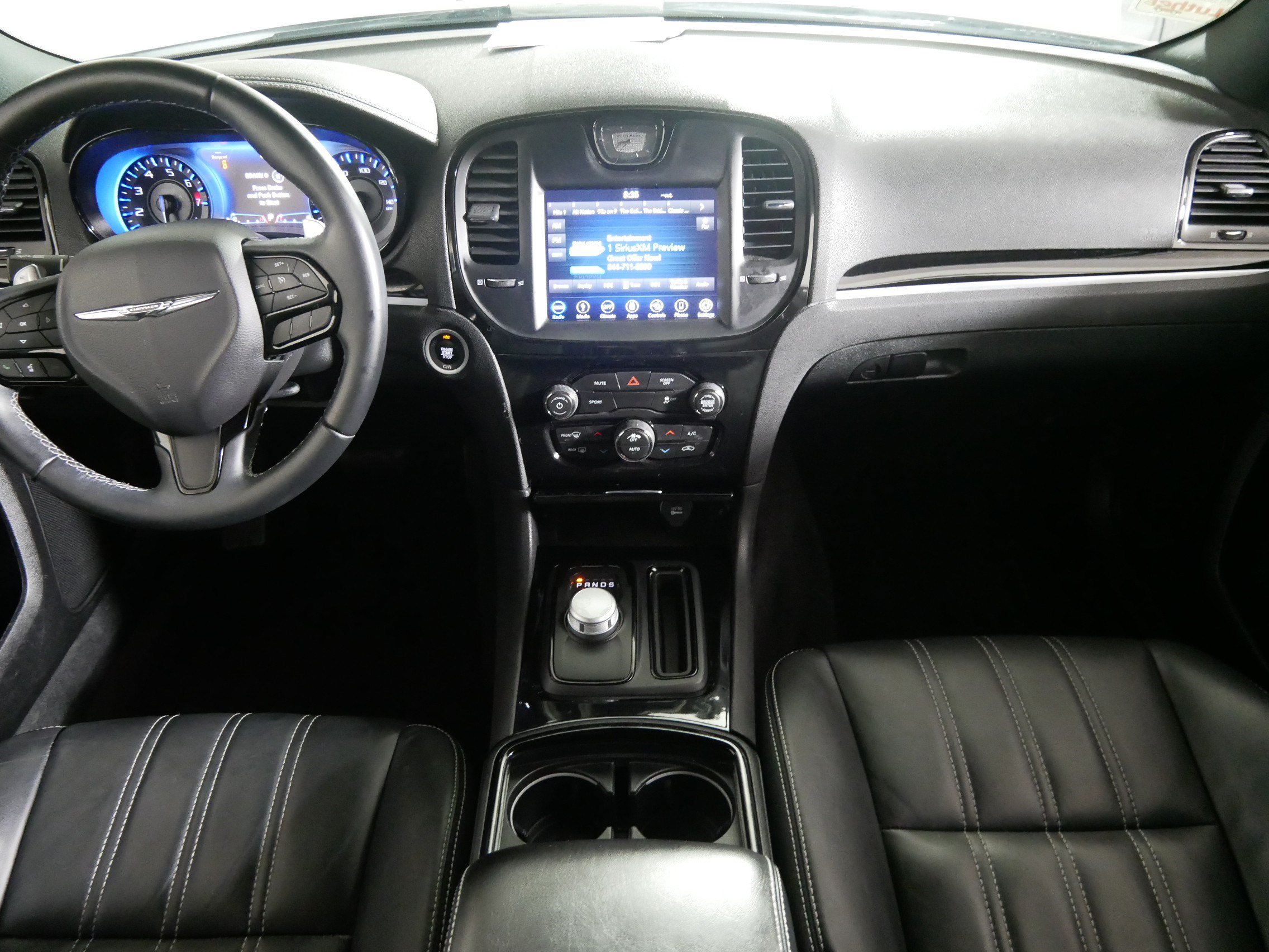 Used 2018 Chrysler 300 S AWD/4WD image 10