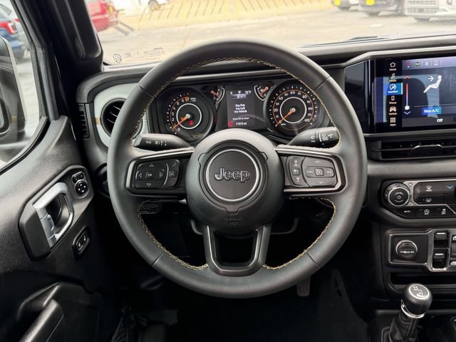 Used 2024 Jeep Gladiator Sport AWD/4WD image 19