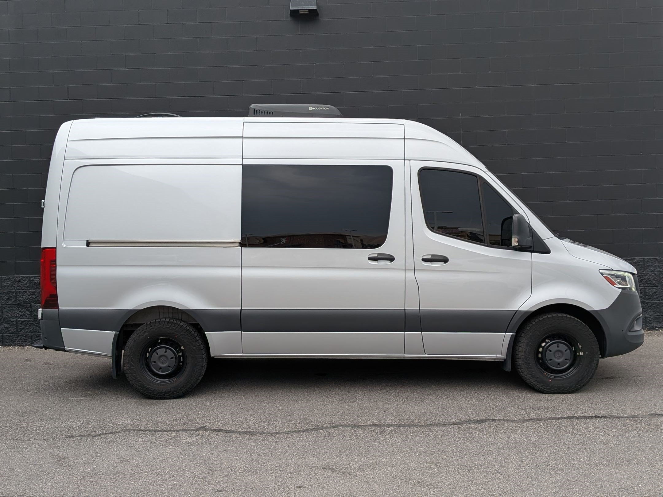 Used 2024 Mercedes-Benz Sprinter 2500 image 5