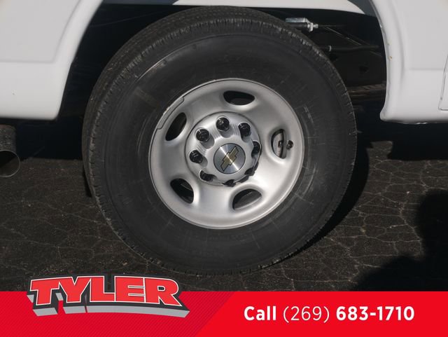 New 2026 Chevrolet Express 2500 w/ Driver Convenience Package RWD image 40
