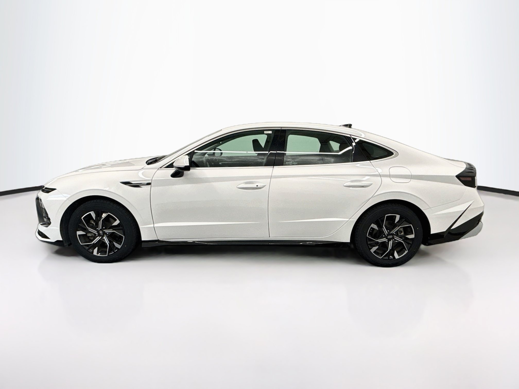 Used 2025 Hyundai Sonata SEL FWD image 4