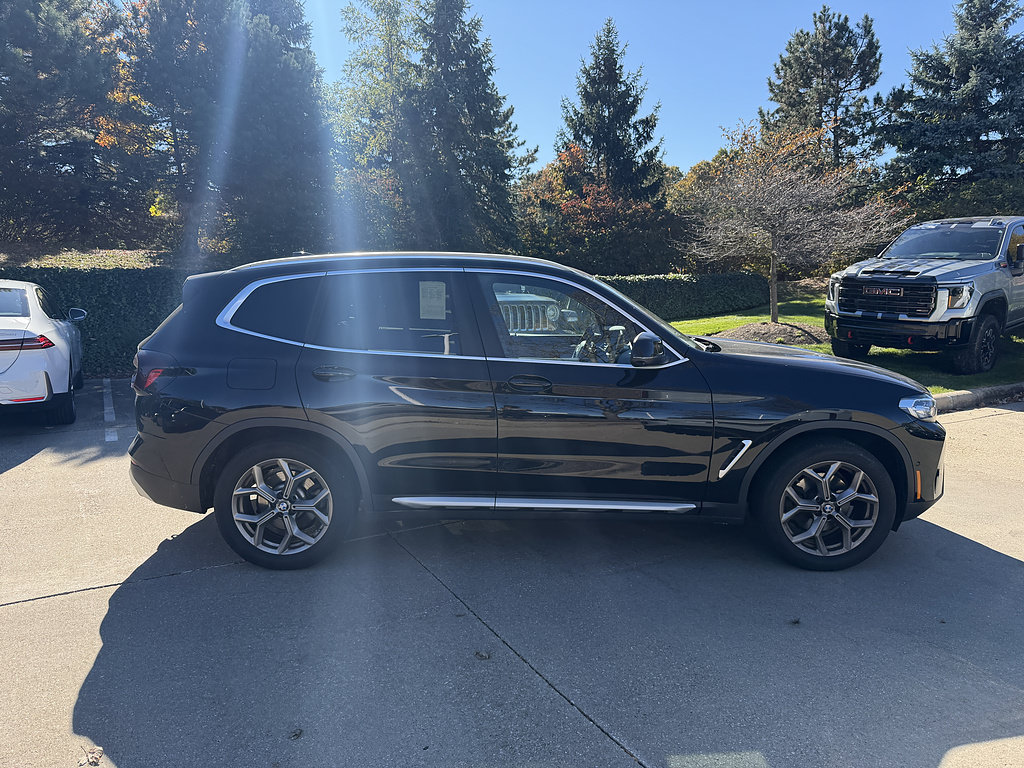 Used 2024 BMW X3 xDrive30i w/ Premium Package AWD/4WD image 4