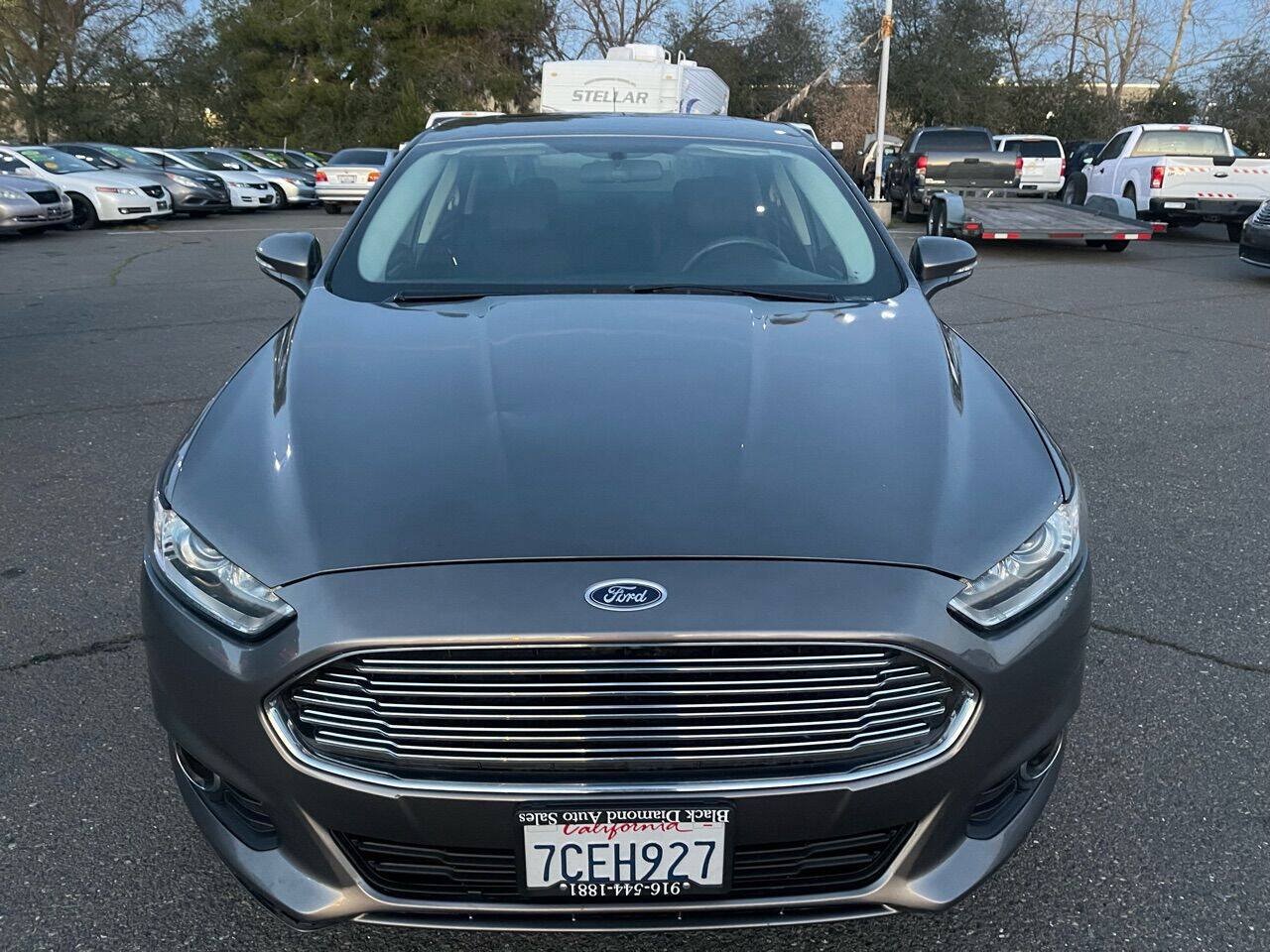 Used 2014 Ford Fusion SE FWD image 2